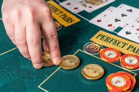 Konfirmasi transaksi dan riwayat pembayaran di dashboard goltogel